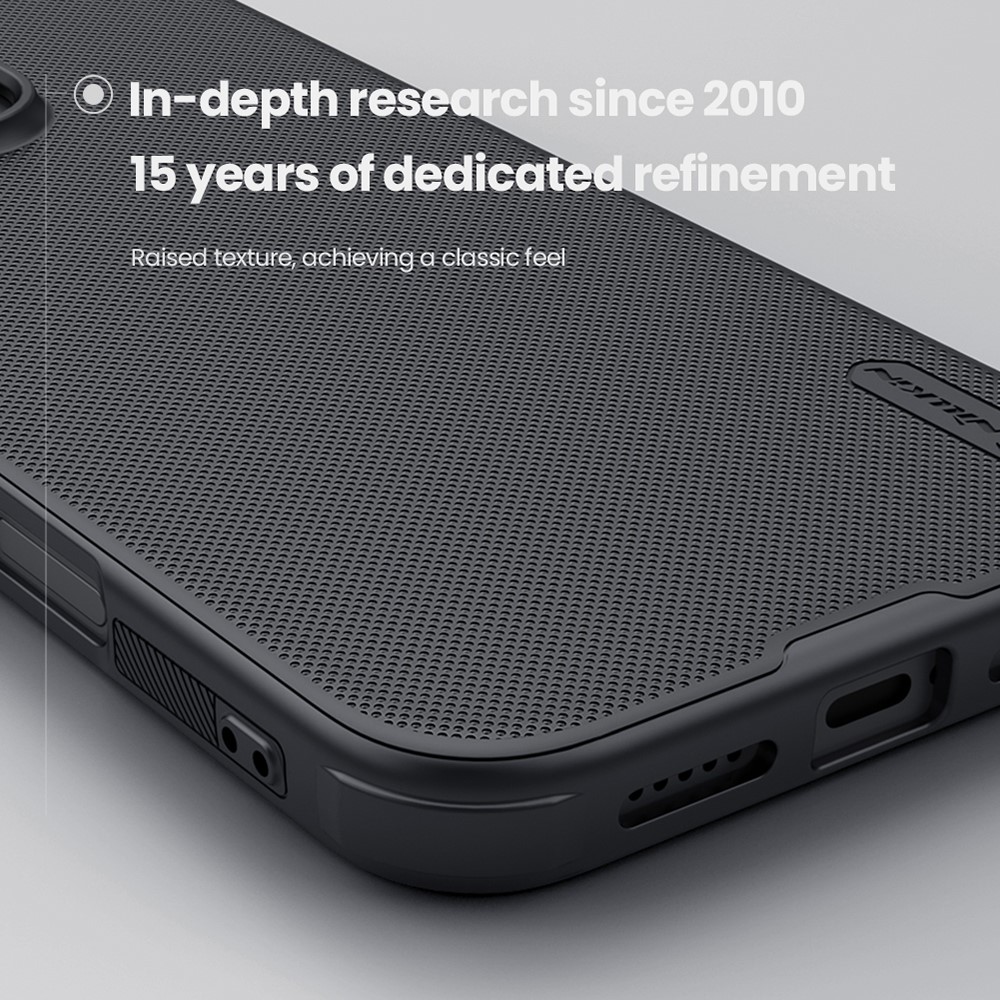 iPhone 16 Pro - NILLKIN Frosted Black — estuche (foto 11 de 11)