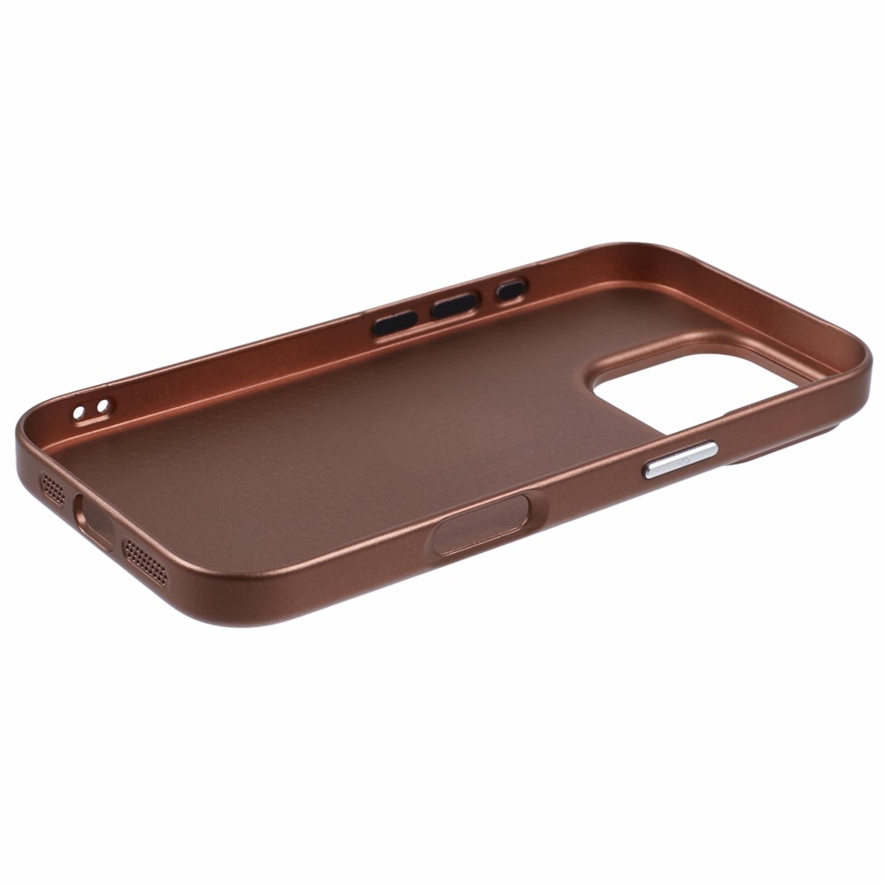 iPhone 16 Pro Max - X-LEVEL Carbon Nano Fiber Titanium Gold — estuche (foto 4 de 6)