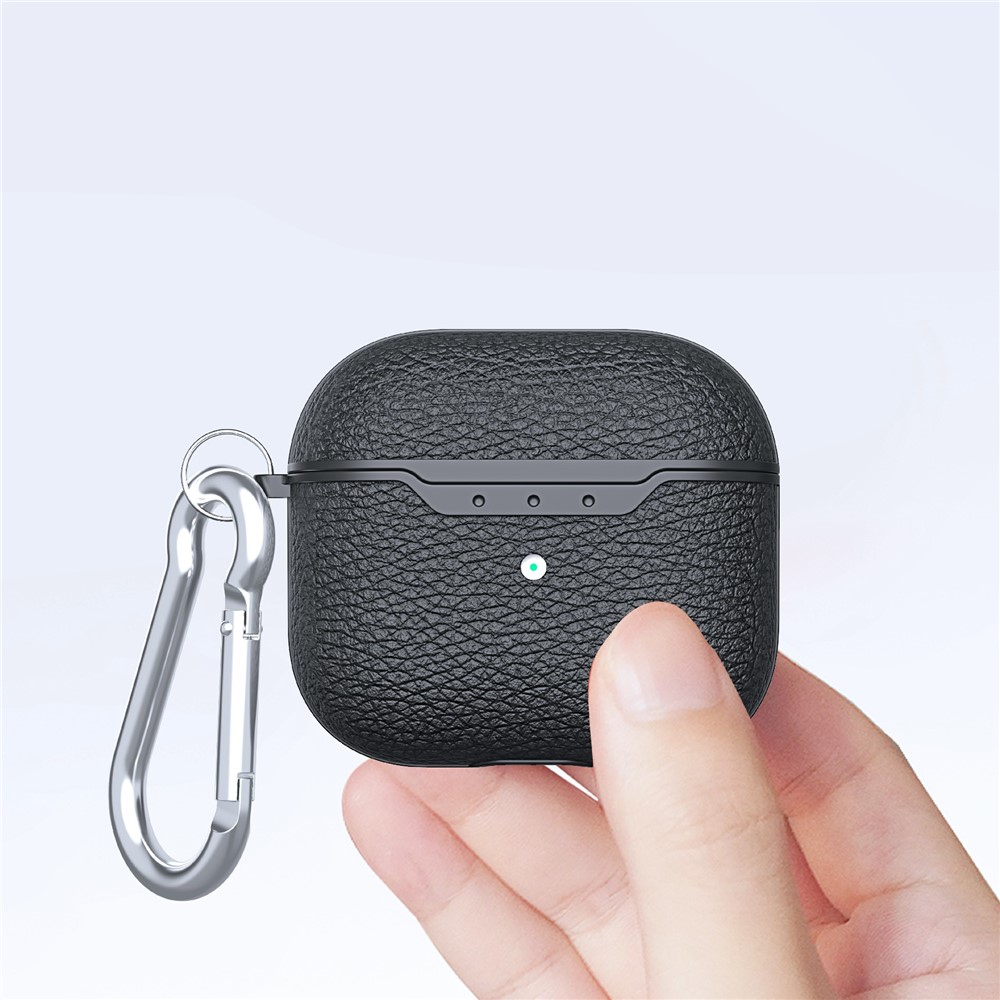 Apple AirPods 4 - Litchi Texture Black — estuche (foto 6 de 6)
