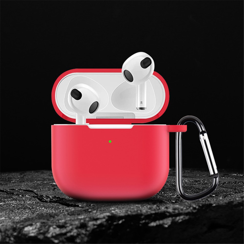 Apple AirPods 4 - Silicone Case With Hook Midnight Blue — estuche (foto 6 de 7)