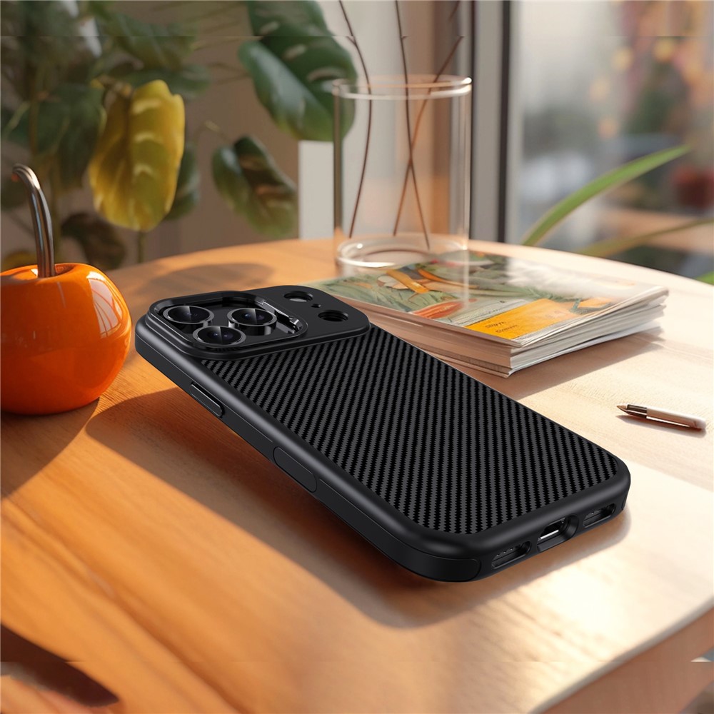 iPhone 17 Pro Max - IPAKY Carbon Fiber Metal Lens Black — estuche (foto 2 de 10)