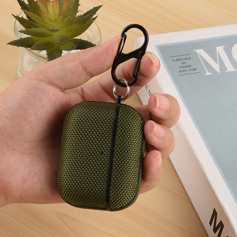 Apple AirPods Pro 3 - Case Nylon With Hanging Buckle Black — estuche (foto 4 de 8)