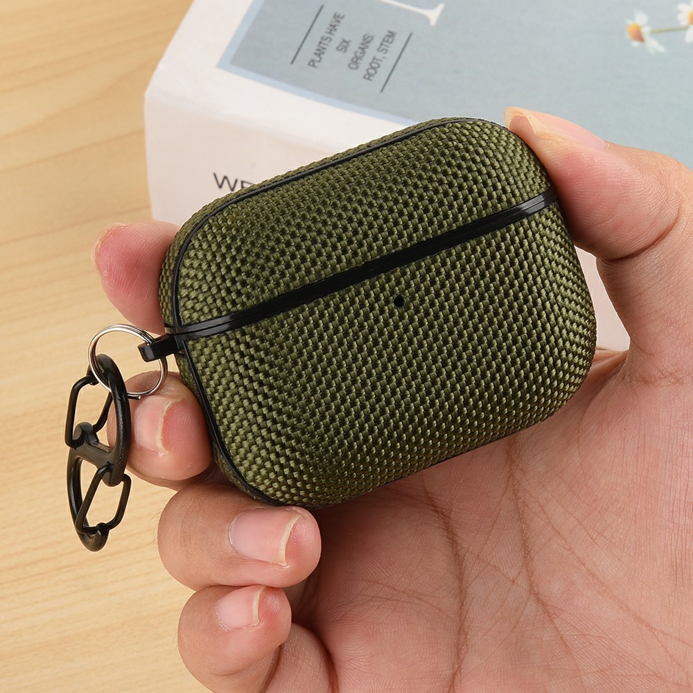 Apple AirPods Pro 3 - Case Nylon With Hanging Buckle Black — estuche (foto 5 de 8)