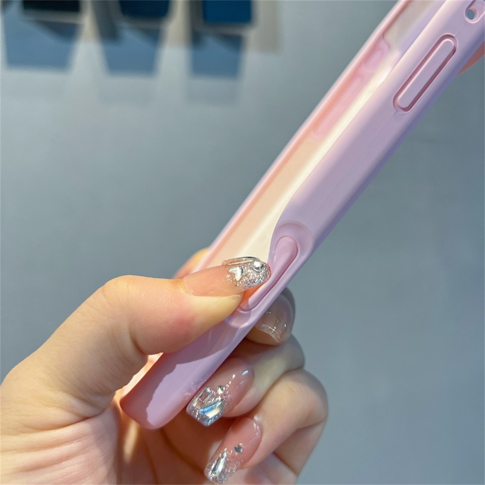 iPhone 18 Pro/17 Pro - Liquid Silicone Microfiber With Wrist Strap Light Yellow — estuche (foto 5 de 5)