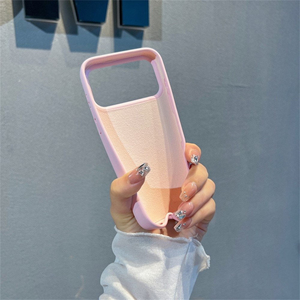 iPhone 18 Pro/17 Pro - Liquid Silicone Microfiber With Wrist Strap Pink — estuche (foto 4 de 5)